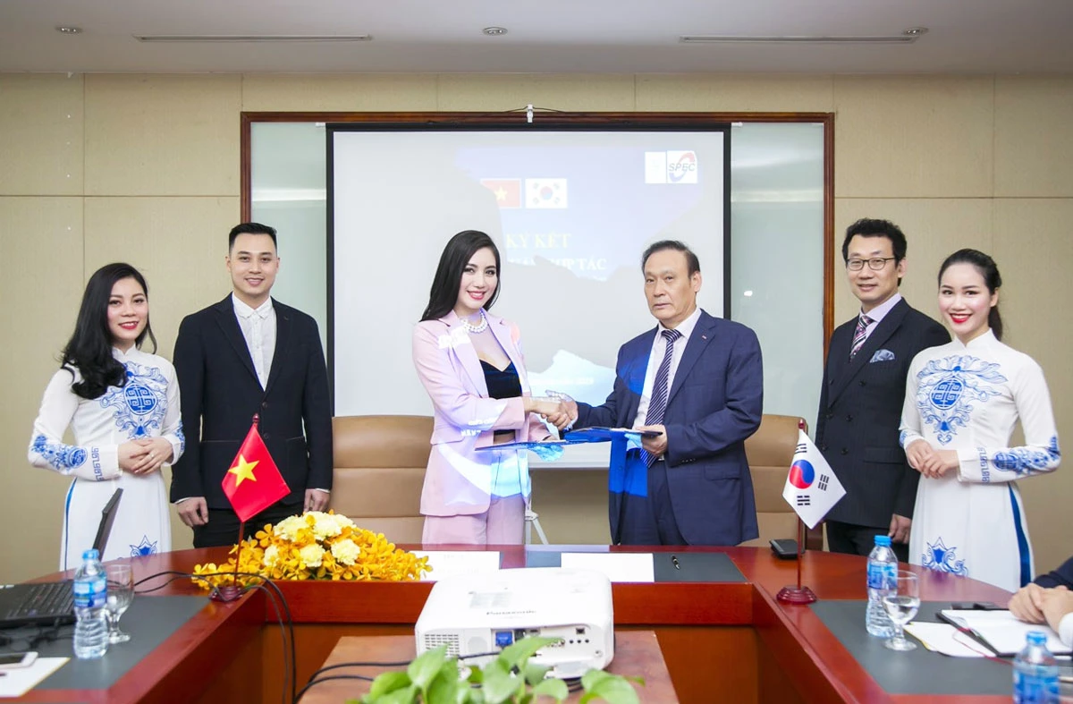 Á hậu doanh nhân Trần Bảo Linh: “phụ nữ sẽ hạnh phúc khi sở hữu cả vẻ đẹp trí tuệ và nhan sắc”